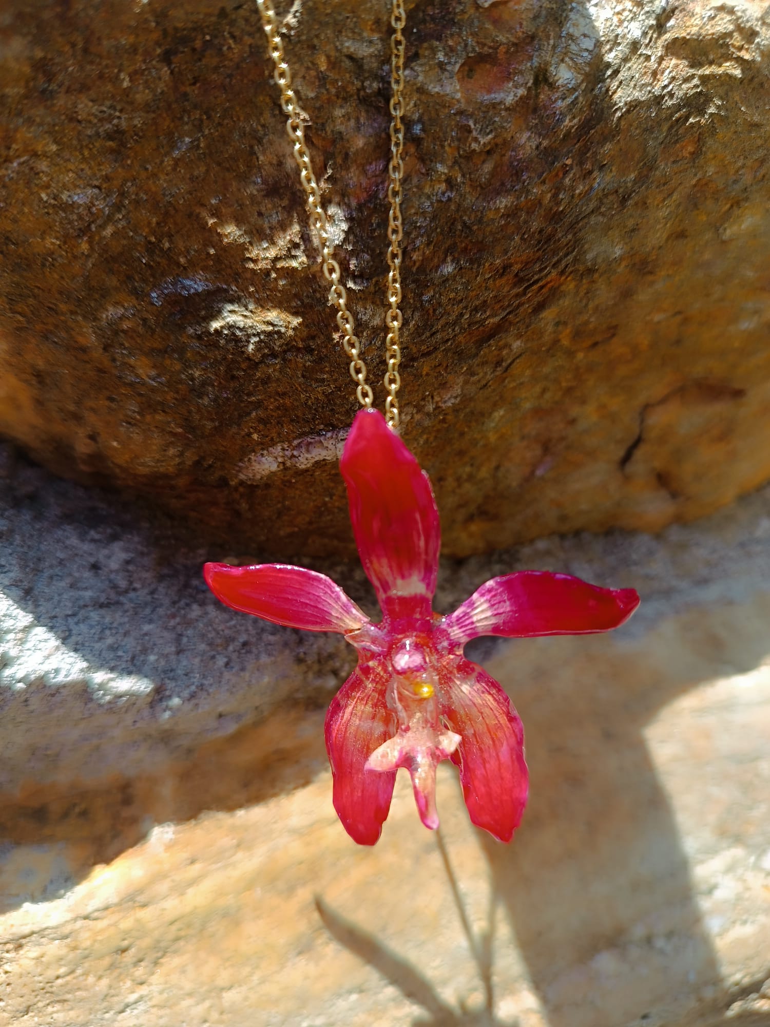 collana orchidea cambria resina catenina oro acciaio gioiello botanico