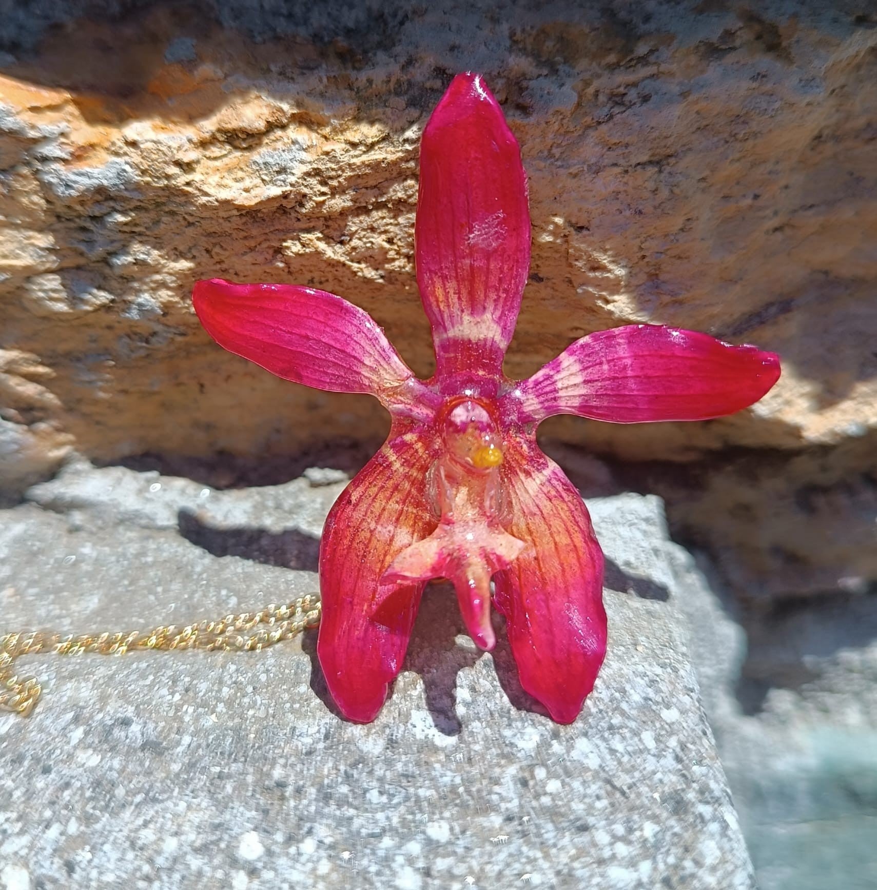 collana orchidea cambria resina catenina oro acciaio gioiello botanico