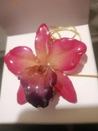 Collana orchidea Cattleya gigante rosa viola rossa con saliscendi oro grande naturale