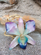 collana orchidea dendrobium blu viola bianca resina saliscendi oro regolabile elegante