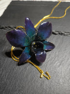 Collana Orchidea Blu Notte in Resina