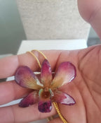 collana orchidea dendrobium multicolor viola turchese gialla resina saliscendi oro