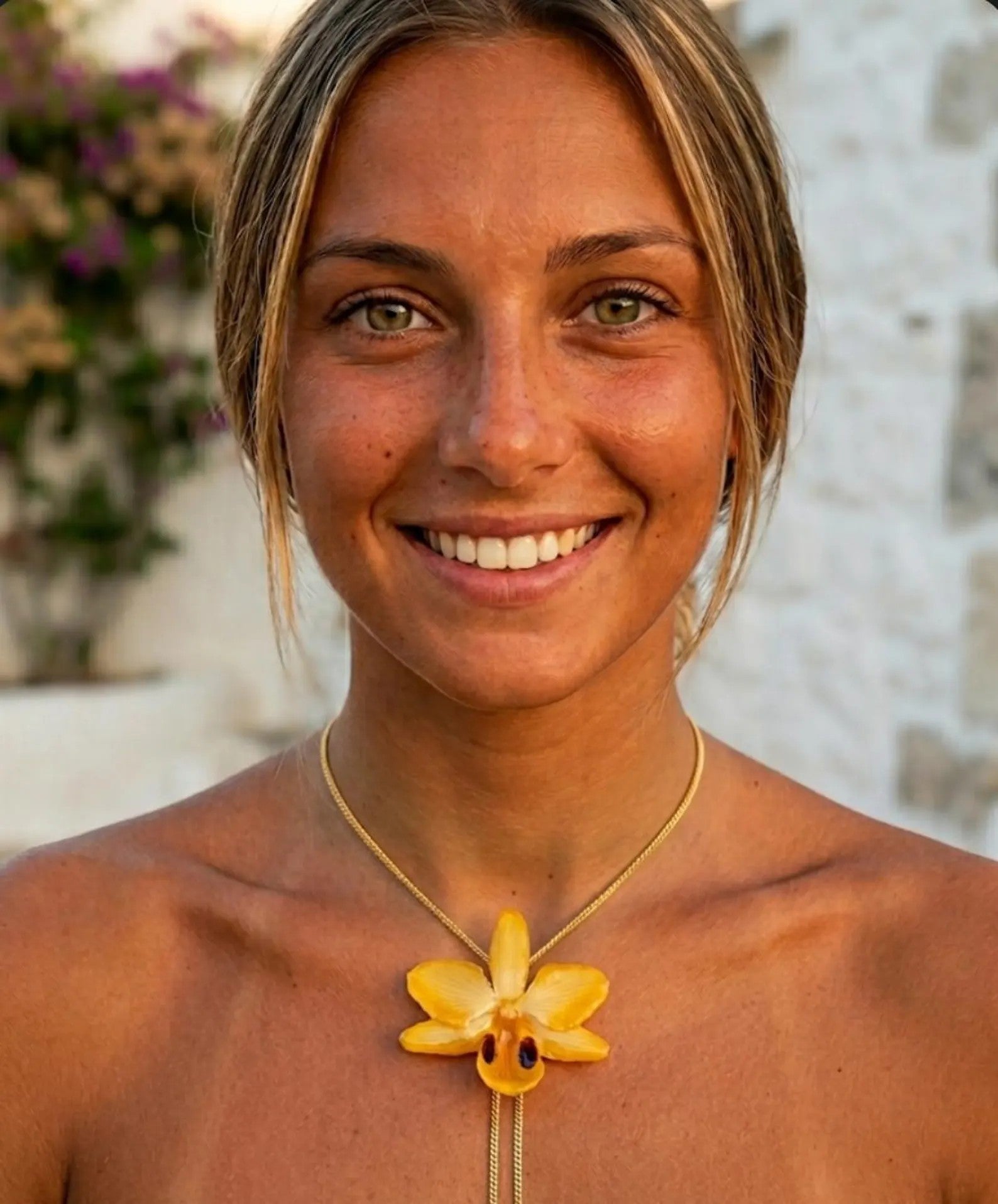 collana orchidea ibrida gialla oro resina saliscendi regolabile elegante naturale
