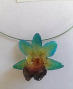collana orchidea nobilis resina girocollo acciaio rigido nickel free verde turchese