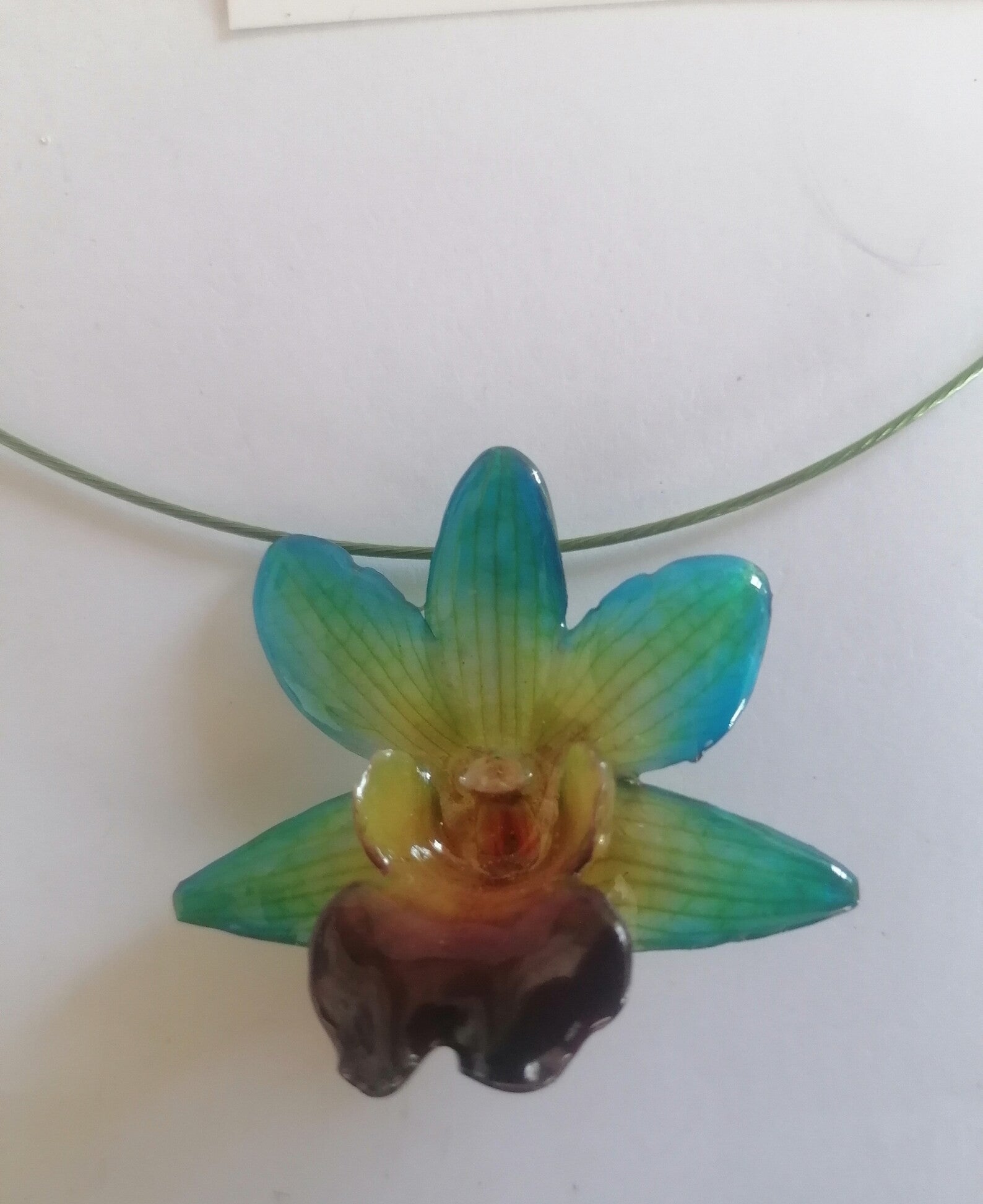 collana orchidea nobilis resina girocollo acciaio rigido nickel free verde turchese