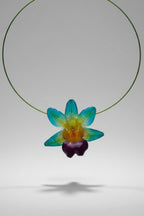 collana orchidea nobilis resina girocollo acciaio rigido nickel free verde turchese