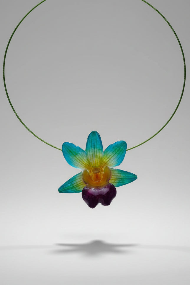 collana orchidea nobilis resina girocollo acciaio rigido nickel free verde turchese