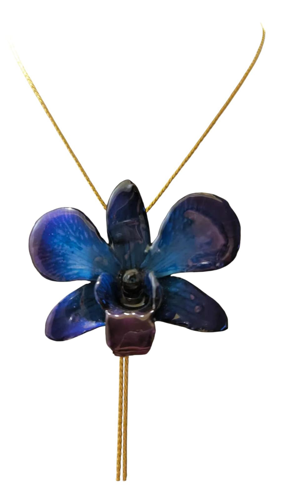 Collana con orchidea Phalenopsis Dark/Blue in resina con saliscendi oro galvanico su bronzo
