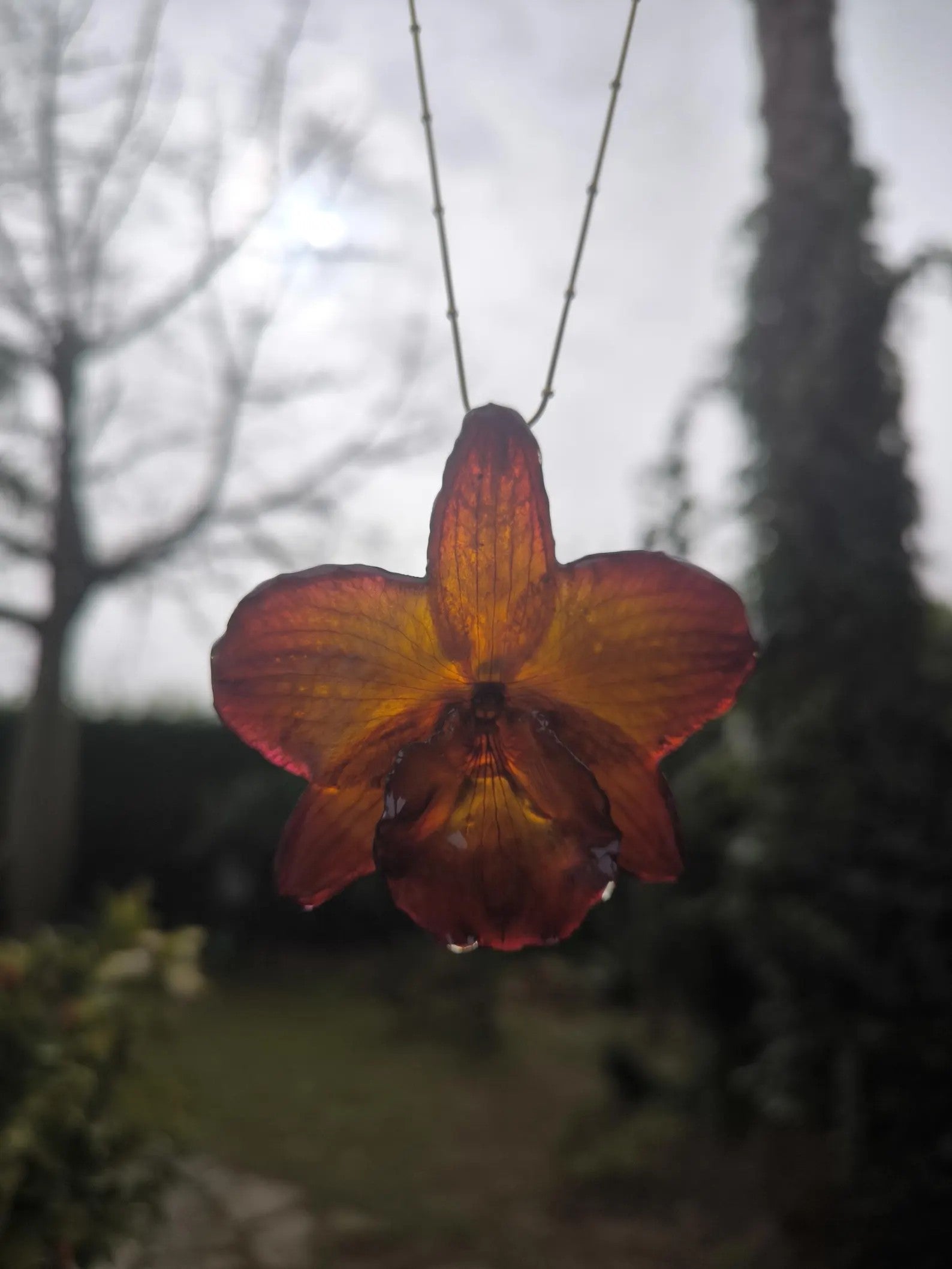 collana orchidea naturale resina catenina acciaio dorato regolabile elegante fatta a mano