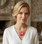 Collana con orchidea rossa aragosta in resina con saliscendi oro regolabile