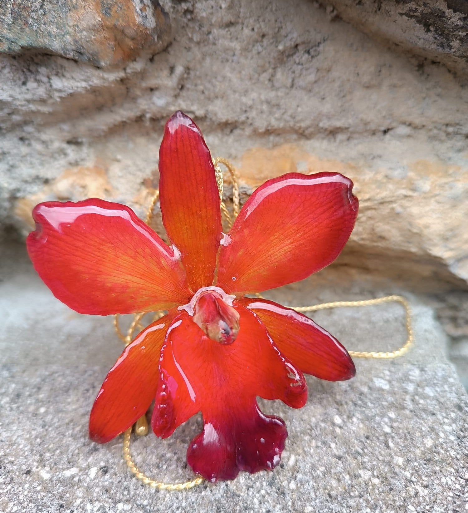 collana orchidea rossa naturale resina saliscendi oro galvanico regolabile elegante
