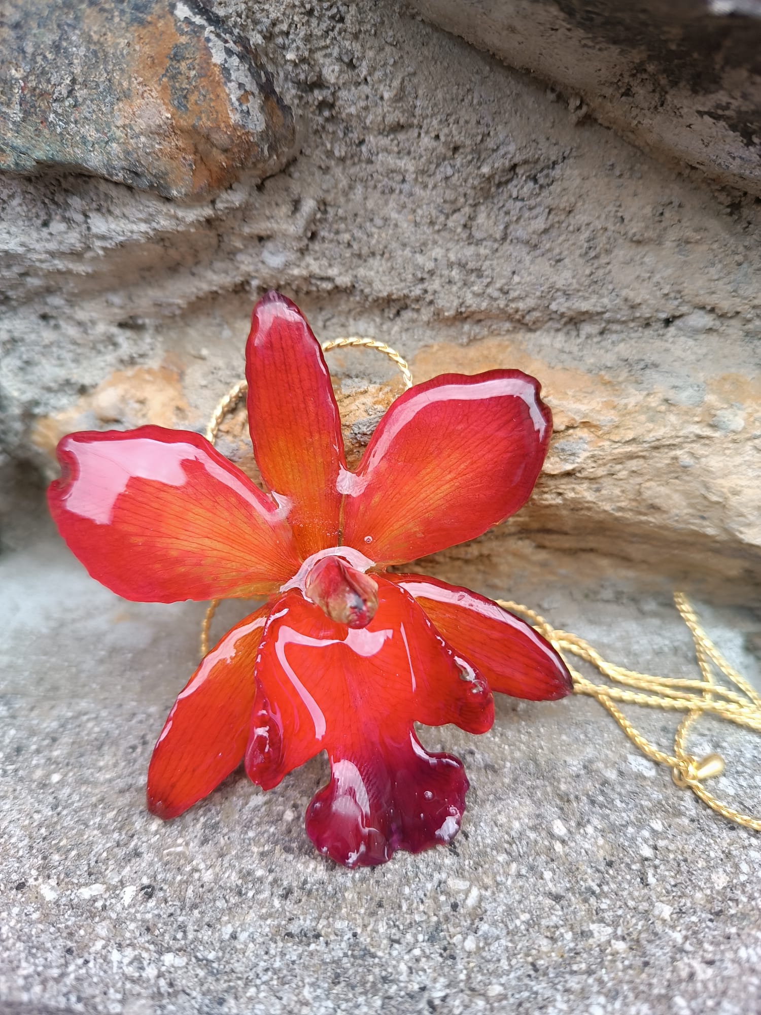 collana orchidea rossa naturale resina saliscendi oro galvanico regolabile elegante
