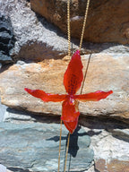 Collana saliscendi con orchidea rossa naturale inglobata in resina trasparente