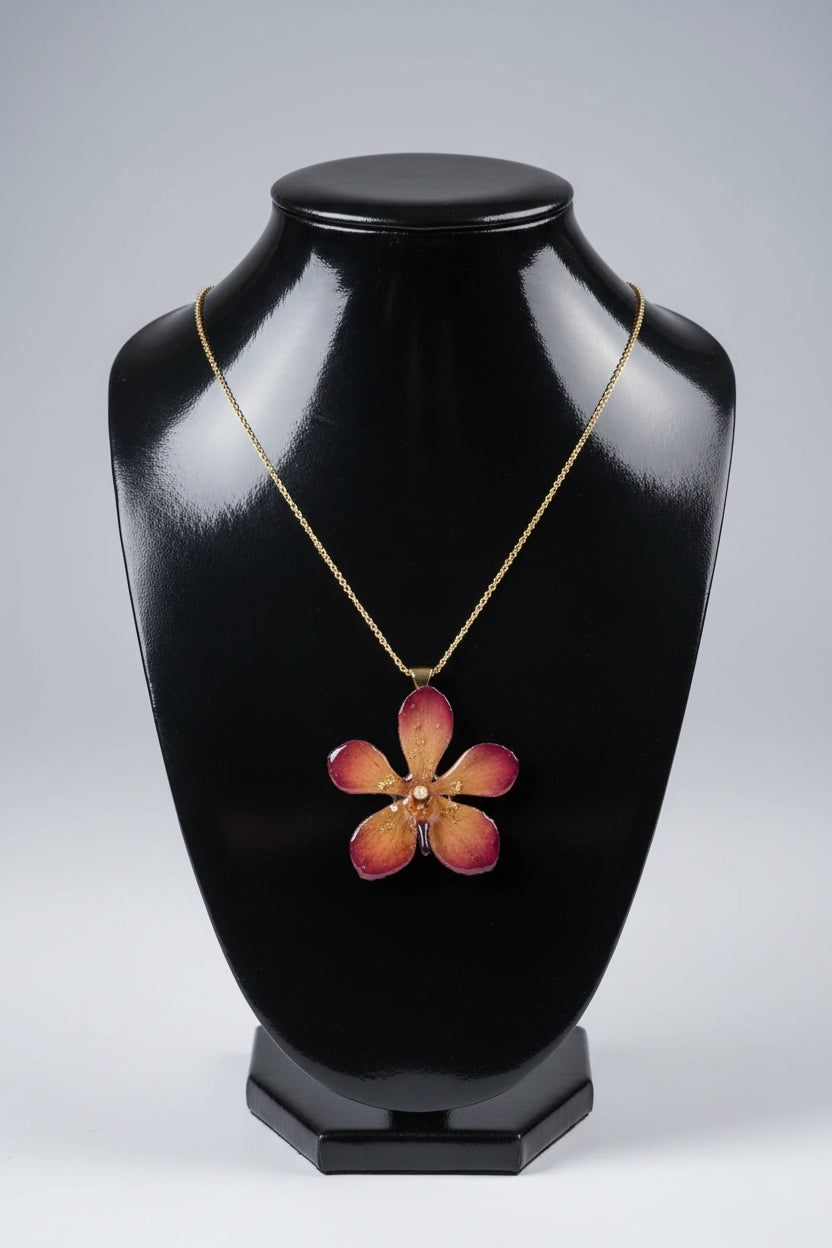collana orchidea vanda arancio marrone resina catenina oro galvanico elegante