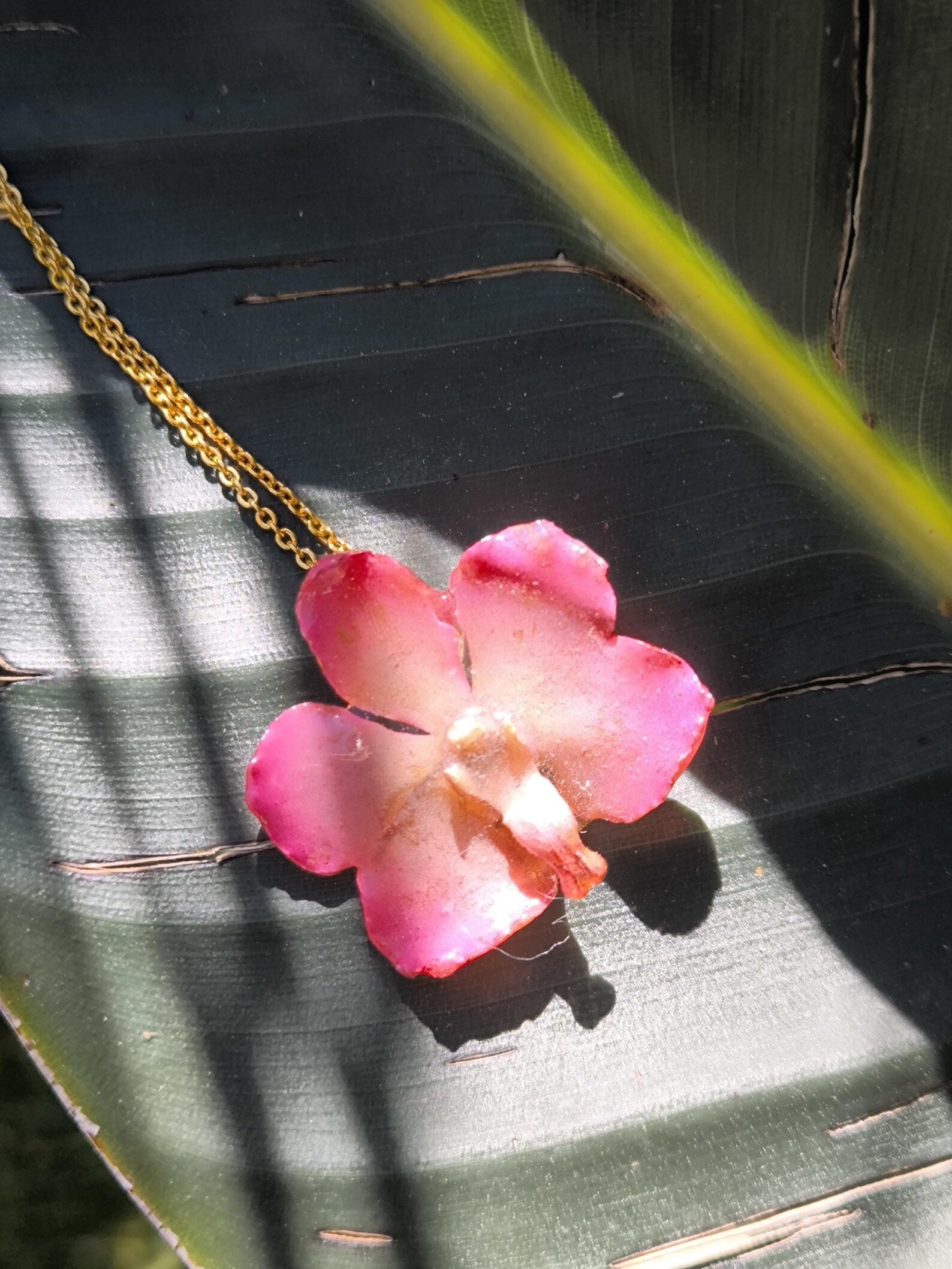 collana orchidea vanda rosa in resina elegante