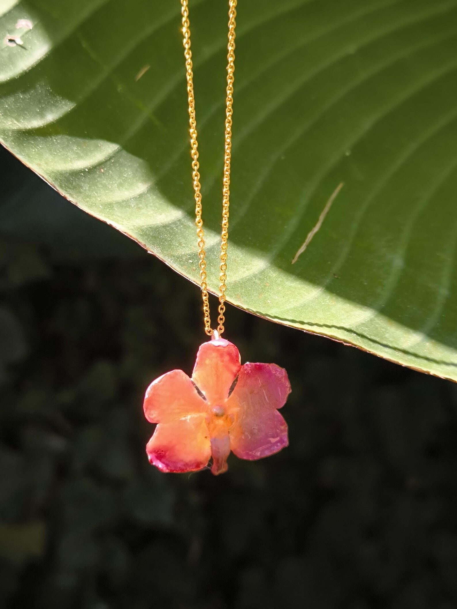 collana orchidea vanda rosa in resina elegante
