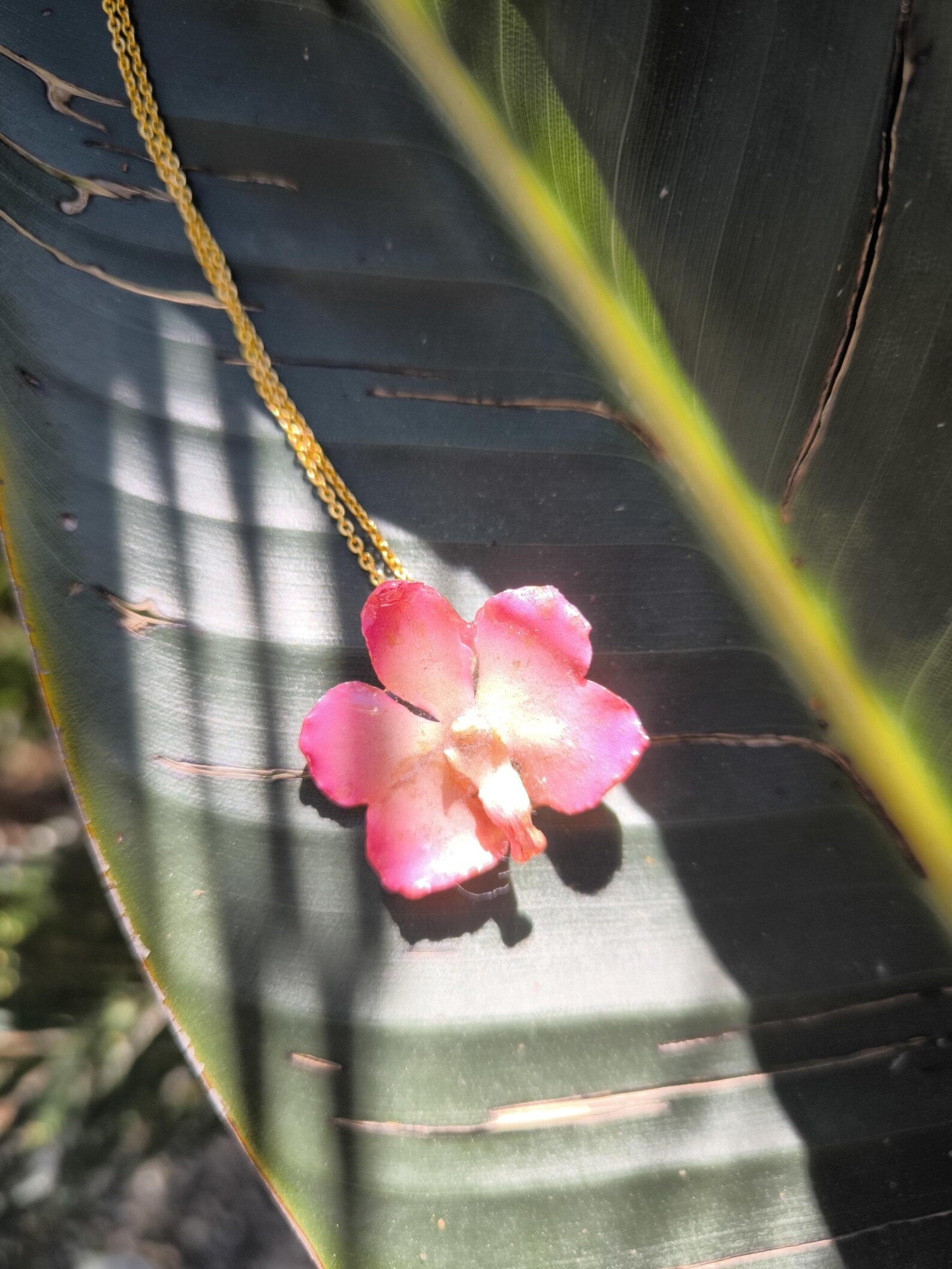 collana orchidea vanda rosa in resina elegante
