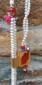 collana perle barocche naturali diaspro rosso velluto saliscendi oro opaco elegante