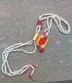 collana perle barocche naturali diaspro rosso velluto saliscendi oro opaco elegante