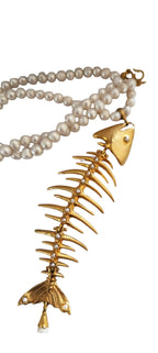 Collana lunga in perle naturali con centrale lisca di pesce e dettagli in malicro perle, elegante e artigianale, lunghezza regolabile