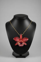 collana piccole orchidee rosse resina catenina acciaio dorato silver regolabile elegante