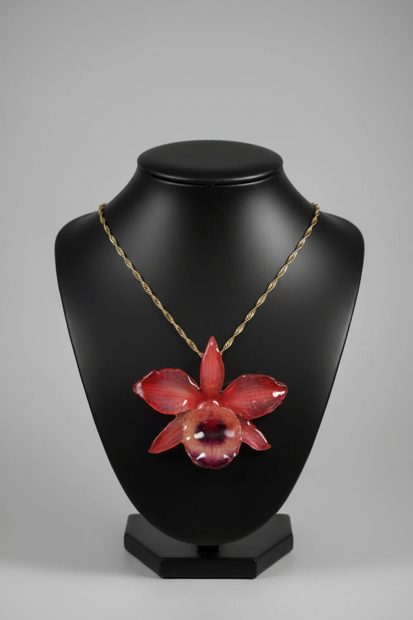 collana piccole orchidee rosse resina catenina acciaio dorato silver regolabile elegante