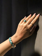 Completo anello e bracciale in rame sbalzato e smaltato a mano con finitura impermeabile