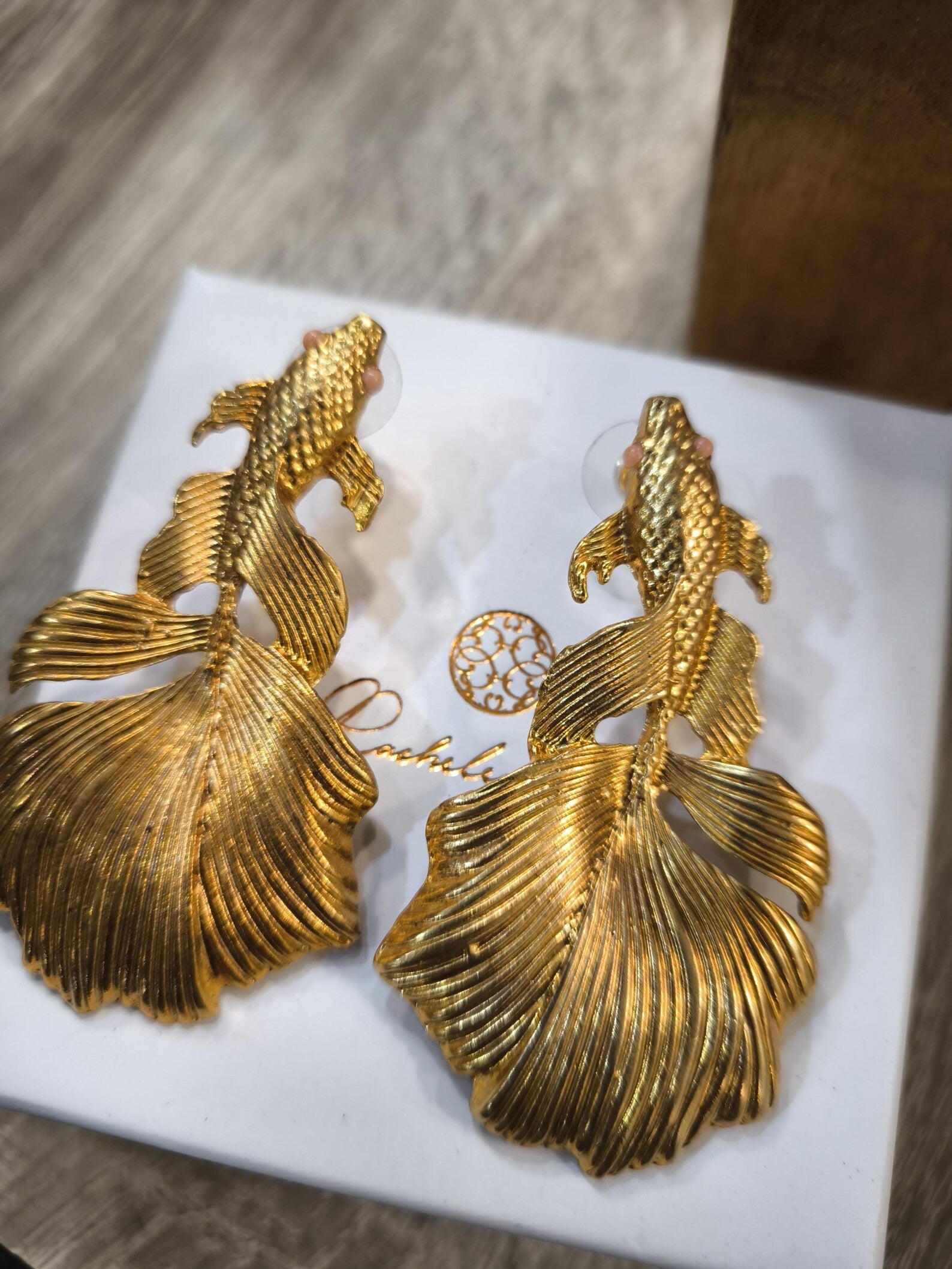 orecchini-carpe-giapponesi-oro-bronzo-coralli-rossi.jpg