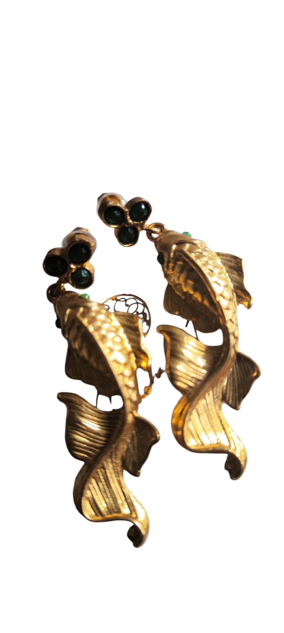 Orecchini Carpe Koi in oro galvanico su bronzo con giade verdi naturali