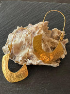 Orecchini etruschi in oro su bronzo realizzati a mano con tecnica della battitura