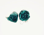 Boucles d'oreilles en résine véritable bouton de rose | Bijoux floraux en argent faits main | Boucles d'oreilles légères et naturelles | Cadeau pour elle