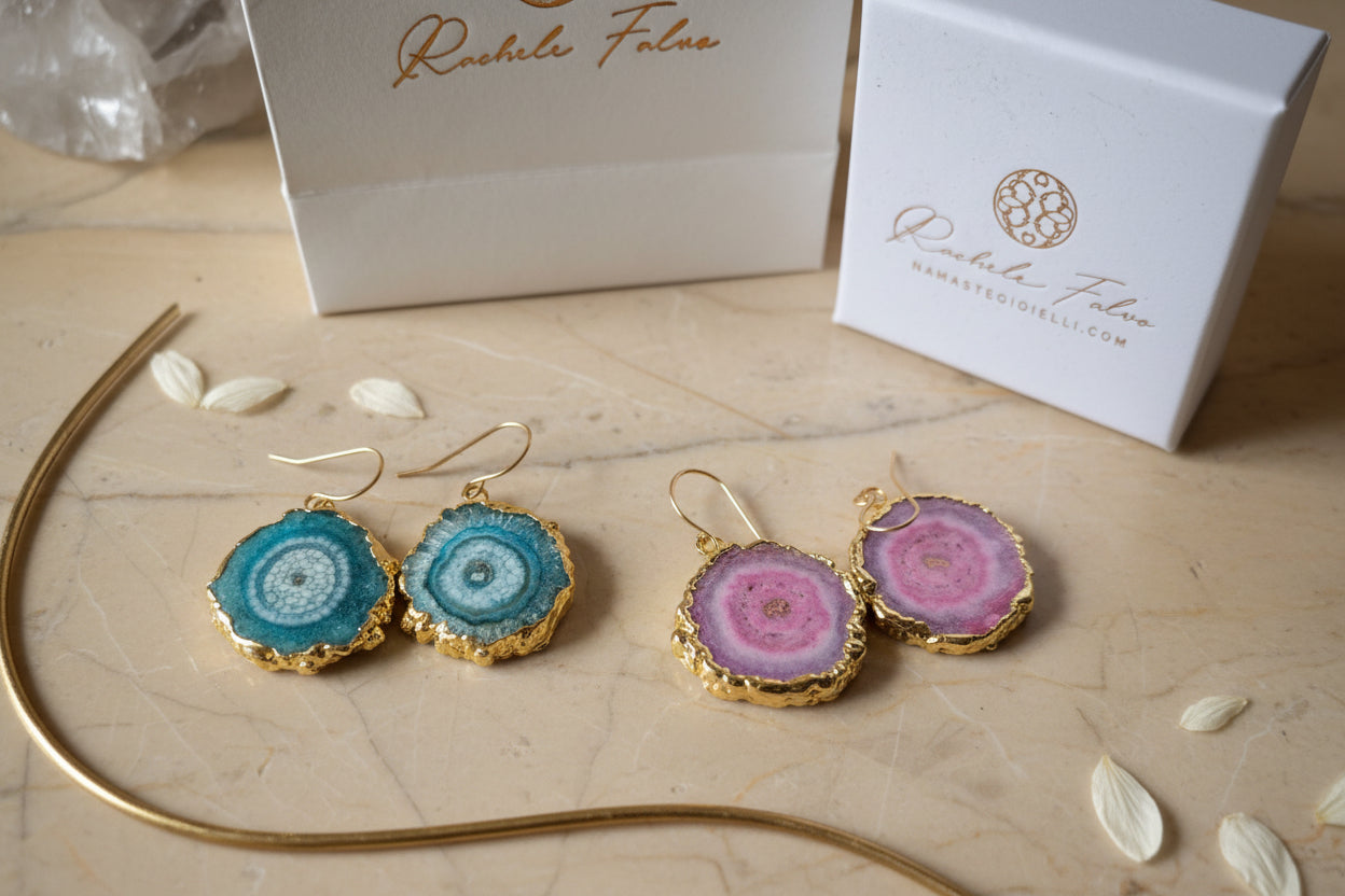Orecchini oro su bronzo con agate naturali e ganci in argento dorato