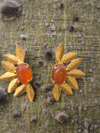 Orecchini in oro su bronzo con corniole naturali cabochon da 6 carati