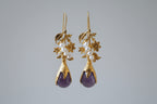 Orecchini stile antico in oro opaco su bronzo con perle naturali e ametiste grezze viola