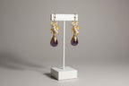 Orecchini stile antico in oro opaco su bronzo con perle naturali e ametiste grezze viola