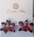 orecchini pendenti artigianali con gancio a monachella in argento e intere orchidee vere viola 3D 