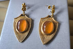 Orecchini stile antico in oro su bronzo con quarzi arancio naturali taglio cabochon