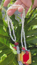collana perle barocche naturali diaspro rosso velluto saliscendi oro opaco elegante