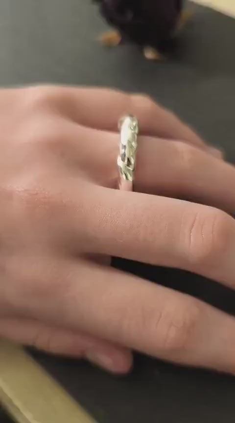 Anello in argento puro su base resina artigianale misura 11 gioiello unico
