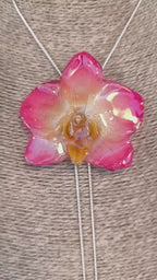 Collana regolabile in argento con ciondolo orchidea bicolore