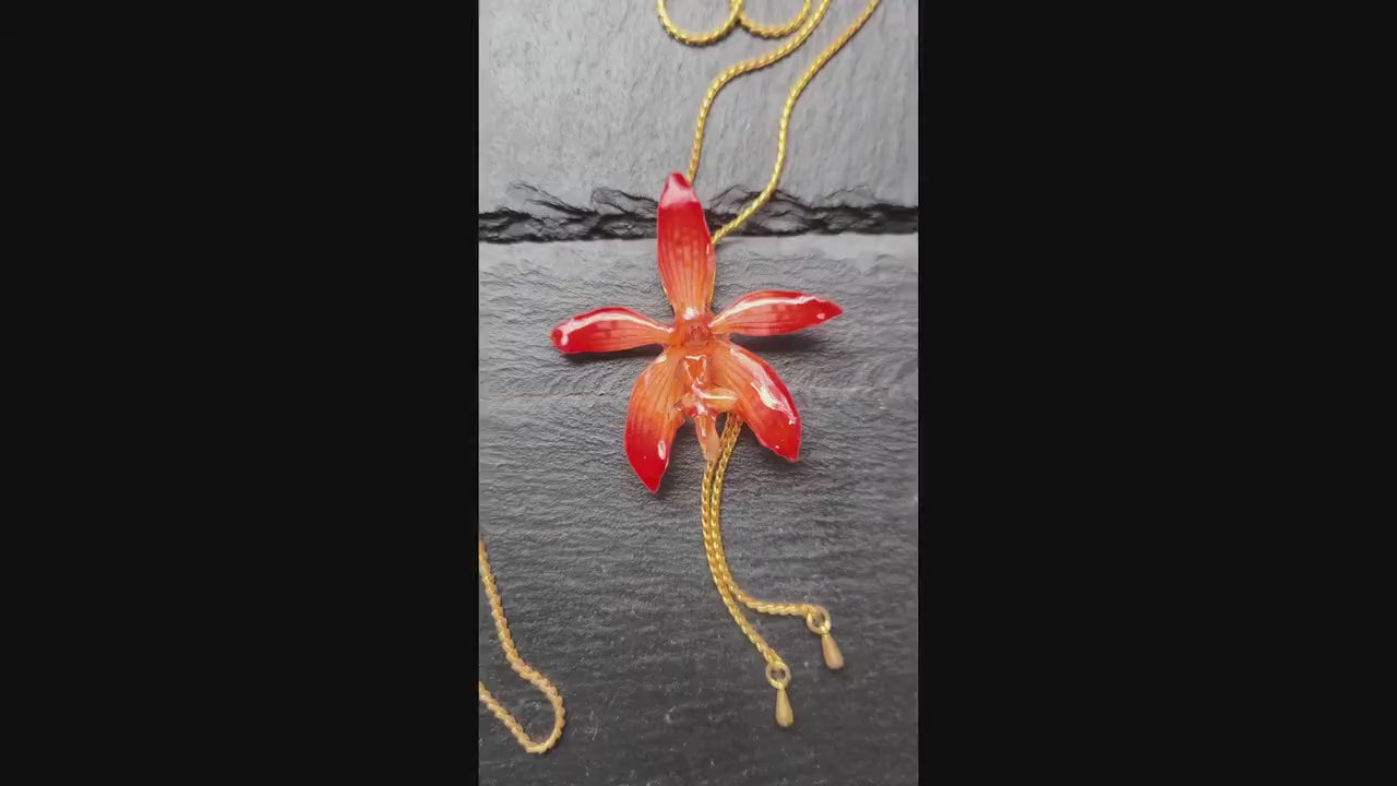 collana orchidea arancione naturale resina saliscendi oro galvanizzato regolabile elegante