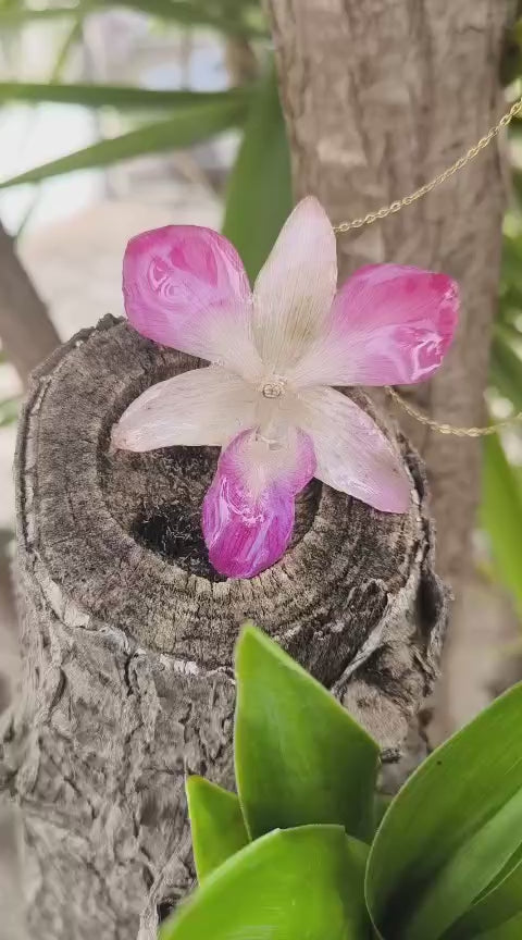 Collana con Vera Orchidea Rosa e Bianca in Resina – Gioiello Artigianale Unico