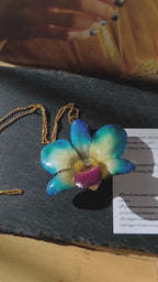 collana orchidea dendrobium azzurra verde resina elegante