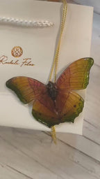 Collana saliscendi con vera farfalla in resina e finitura in oro su bronzo
