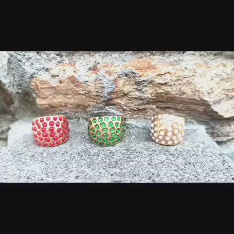 Anelli Artigianali in Oro Opaco su Bronzo con Perle Bianche, Coralli Rossi Naturali, o Giade verdi