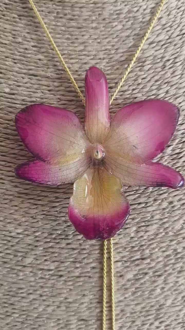 collana orchidea ibrida viola panna in resina elegante