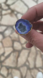 “Anello in oro su bronzo con drusa di agata blu naturale”