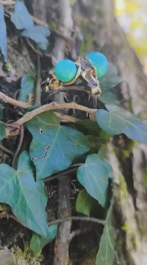 “Anello in argento 925 brunito con oro 24k turchesi naturali e topazi bianchi”