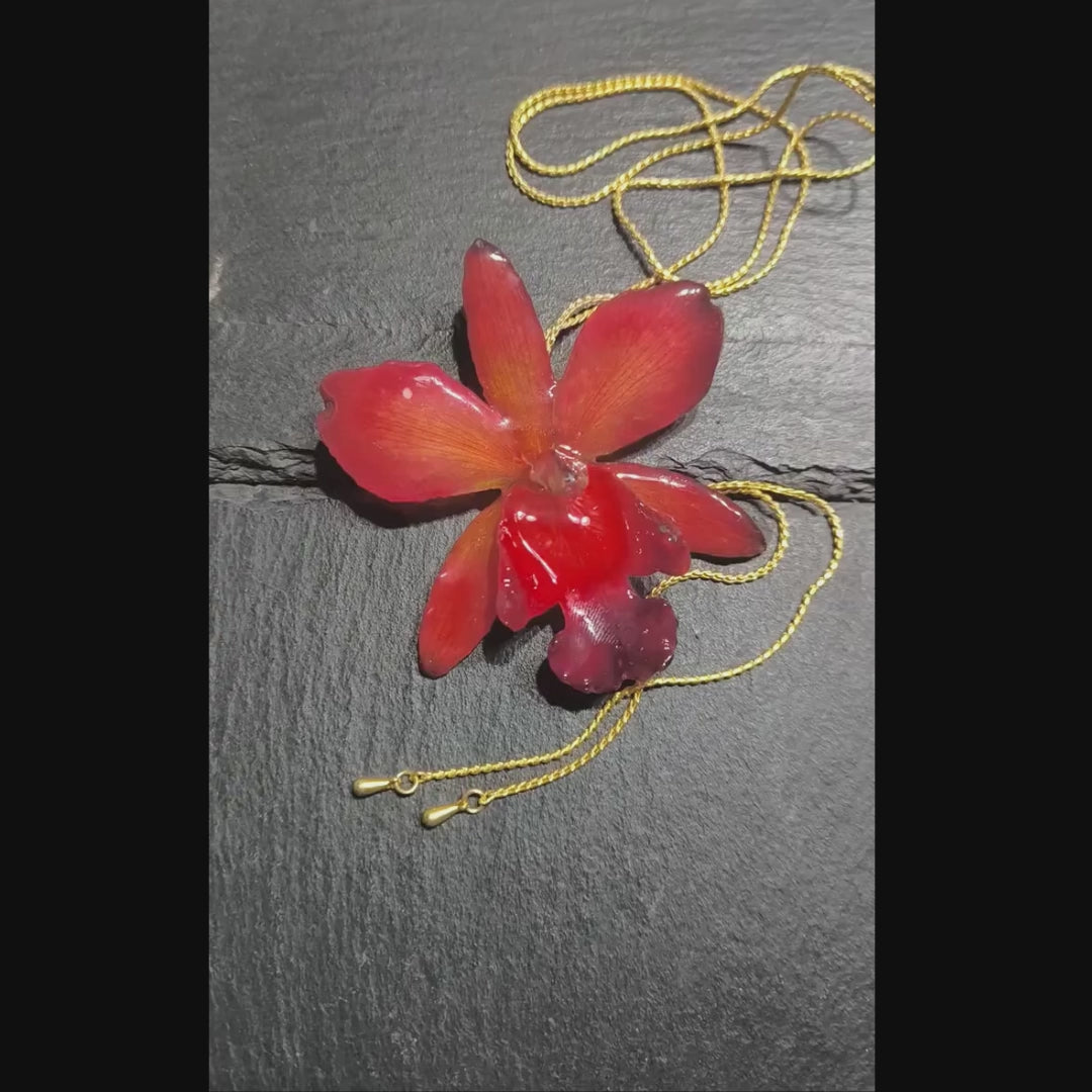 collana orchidea rossa naturale resina saliscendi oro galvanico regolabile elegante