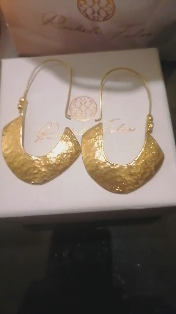 Orecchini etruschi in oro su bronzo realizzati a mano con tecnica della battitura